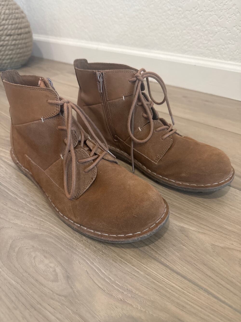 NEW Clarks Tamitha Women's 9 Dark Tan Suede Lace Up Chukka Ankle Boots